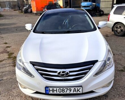 Хендай Соната 2015 в Одессе на Automoto.ua Белый Хендай Соната, объемом двигателя 2 л и пробегом 532 тыс. км за 7500 $, фото 1 на Automoto.ua