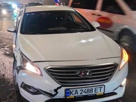 Хендай Соната 2015 у Києві на Automoto.ua Білий Хендай Соната, об'ємом двигуна 2 л та пробігом 314 тис. км за 7000 $, фото 1 на Automoto.ua