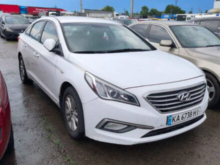Хендай Соната 2015 у Києві на Automoto.ua Білий Хендай Соната, об'ємом двигуна 2 л та пробігом 275 тис. км за 11300 $, фото 1 на Automoto.ua