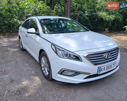Белый Хендай Соната, объемом двигателя 2 л и пробегом 216 тыс. км за 12000 $, фото 1 на Automoto.ua