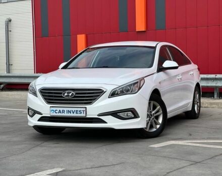 Белый Хендай Соната, объемом двигателя 2 л и пробегом 240 тыс. км за 11200 $, фото 1 на Automoto.ua