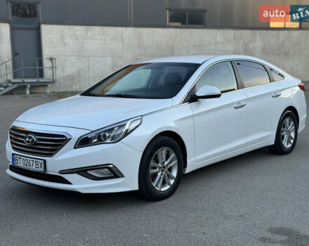Білий Хендай Соната, об'ємом двигуна 2 л та пробігом 161 тис. км за 9999 $, фото 1 на Automoto.ua