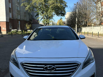 Белый Хендай Соната, объемом двигателя 2.4 л и пробегом 123 тыс. км за 10999 $, фото 1 на Automoto.ua