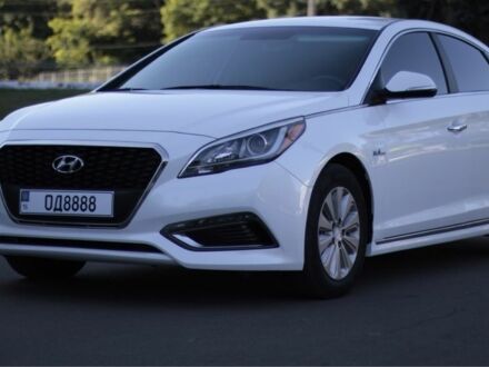 Белый Хендай Соната, объемом двигателя 2 л и пробегом 122 тыс. км за 13400 $, фото 1 на Automoto.ua