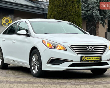 Белый Хендай Соната, объемом двигателя 2.36 л и пробегом 123 тыс. км за 9200 $, фото 1 на Automoto.ua