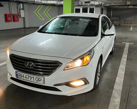 Белый Хендай Соната, объемом двигателя 2 л и пробегом 257 тыс. км за 9500 $, фото 1 на Automoto.ua