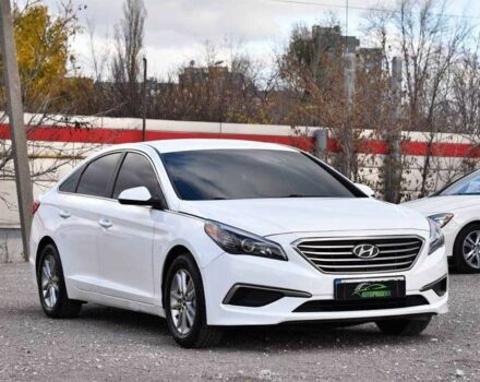 Белый Хендай Соната, объемом двигателя 2.4 л и пробегом 165 тыс. км за 9650 $, фото 1 на Automoto.ua