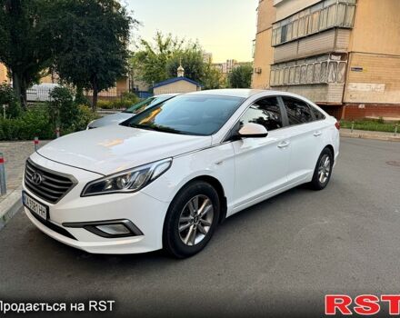 Белый Хендай Соната, объемом двигателя 2 л и пробегом 330 тыс. км за 10500 $, фото 1 на Automoto.ua