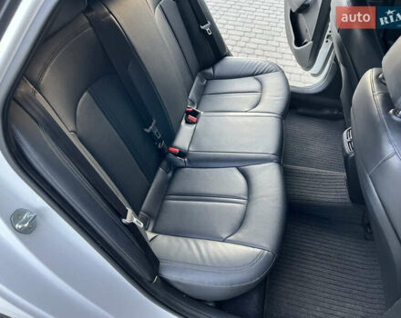 Белый Хендай Соната, объемом двигателя 2 л и пробегом 212 тыс. км за 11500 $, фото 1 на Automoto.ua