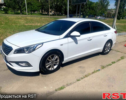 Белый Хендай Соната, объемом двигателя 2 л и пробегом 209 тыс. км за 11930 $, фото 1 на Automoto.ua