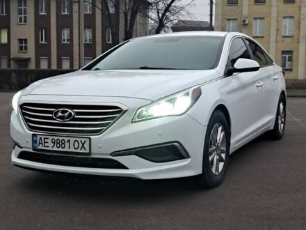 Білий Хендай Соната, об'ємом двигуна 2.4 л та пробігом 184 тис. км за 10900 $, фото 1 на Automoto.ua