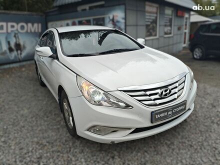Білий Хендай Соната, об'ємом двигуна 2 л та пробігом 338 тис. км за 8500 $, фото 1 на Automoto.ua