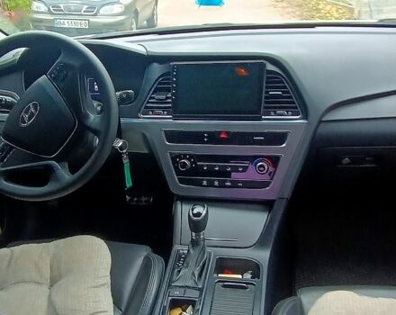 Білий Хендай Соната, об'ємом двигуна 2 л та пробігом 420 тис. км за 9500 $, фото 1 на Automoto.ua