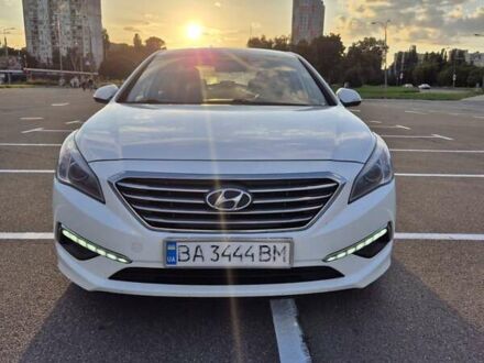 Хендай Соната 2016 у Києві на Automoto.ua Білий Хендай Соната, об'ємом двигуна 2 л та пробігом 190 тис. км за 11600 $, фото 1 на Automoto.ua