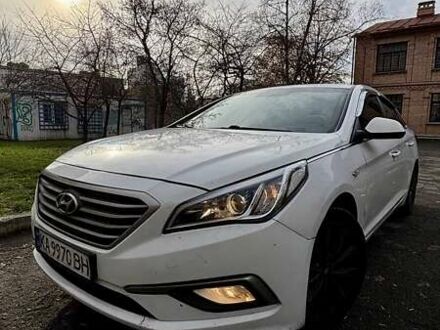 Білий Хендай Соната, об'ємом двигуна 2 л та пробігом 284 тис. км за 9299 $, фото 1 на Automoto.ua