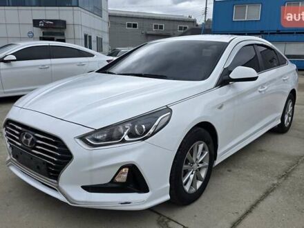Белый Хендай Соната, объемом двигателя 2 л и пробегом 408 тыс. км за 10990 $, фото 1 на Automoto.ua