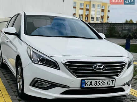 Хендай Соната 2017 в Киеве на Automoto.ua Белый Хендай Соната, объемом двигателя 2 л и пробегом 378 тыс. км за 11300 $, фото 1 на Automoto.ua