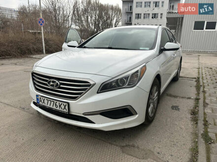 Хендай Соната 2017 в Харькове на Automoto.ua Белый Хендай Соната, объемом двигателя 2.36 л и пробегом 135 тыс. км за 11300 $, фото 1 на Automoto.ua