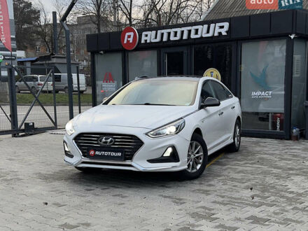 Білий Хендай Соната, об'ємом двигуна 2 л та пробігом 275 тис. км за 12500 $, фото 1 на Automoto.ua