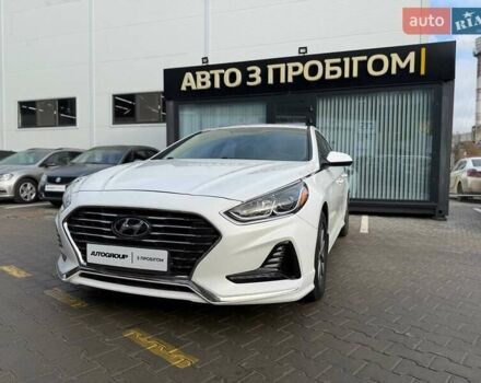 Білий Хендай Соната, об'ємом двигуна 2.36 л та пробігом 57 тис. км за 15950 $, фото 1 на Automoto.ua