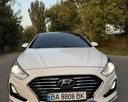 Білий Хендай Соната, об'ємом двигуна 2.02 л та пробігом 260 тис. км за 13500 $, фото 1 на Automoto.ua