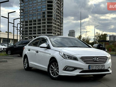 Белый Хендай Соната, объемом двигателя 2 л и пробегом 385 тыс. км за 9100 $, фото 1 на Automoto.ua