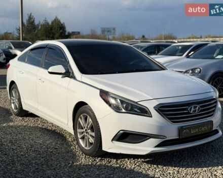 Белый Хендай Соната, объемом двигателя 2.36 л и пробегом 174 тыс. км за 10900 $, фото 1 на Automoto.ua