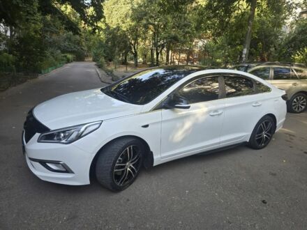 Білий Хендай Соната, об'ємом двигуна 2 л та пробігом 205 тис. км за 9800 $, фото 1 на Automoto.ua