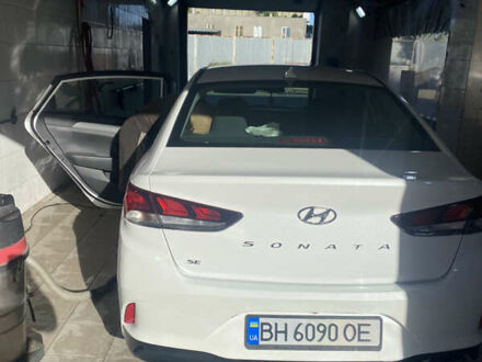 Белый Хендай Соната, объемом двигателя 2.4 л и пробегом 119 тыс. км за 13500 $, фото 1 на Automoto.ua