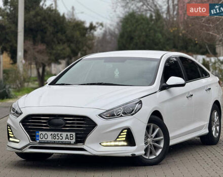 Білий Хендай Соната, об'ємом двигуна 1.69 л та пробігом 151 тис. км за 14000 $, фото 1 на Automoto.ua