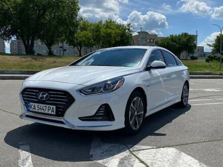 Хендай Соната 2018 у Києві на Automoto.ua Білий Хендай Соната, об'ємом двигуна 2 л та пробігом 67 тис. км за 18900 $, фото 1 на Automoto.ua
