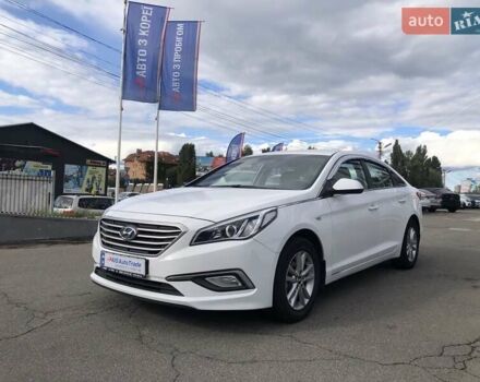 Білий Хендай Соната, об'ємом двигуна 2 л та пробігом 406 тис. км за 11190 $, фото 1 на Automoto.ua