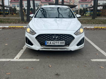 Белый Хендай Соната, объемом двигателя 2.4 л и пробегом 150 тыс. км за 13500 $, фото 1 на Automoto.ua