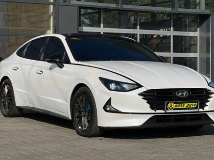 Хендай Соната 2019 в Ивано-Франковске на Automoto.ua Белый Хендай Соната, объемом двигателя 2 л и пробегом 156 тыс. км за 21000 $, фото 1 на Automoto.ua