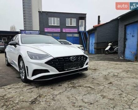 Білий Хендай Соната, об'ємом двигуна 2.5 л та пробігом 49 тис. км за 18599 $, фото 1 на Automoto.ua