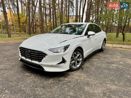 Хендай Соната 2020 в Черкассах на Automoto.ua Белый Хендай Соната, объемом двигателя 2.5 л и пробегом 95 тыс. км за 17500 $, фото 1 на Automoto.ua