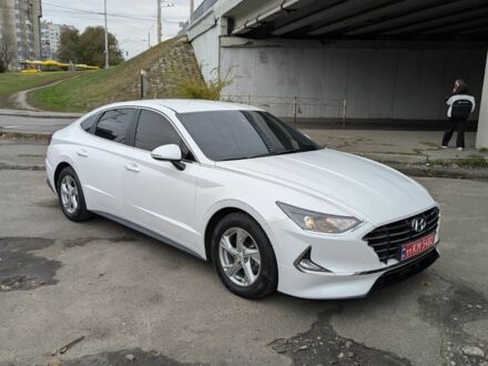 Белый Хендай Соната, объемом двигателя 2 л и пробегом 121 тыс. км за 19900 $, фото 1 на Automoto.ua
