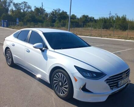 Белый Хендай Соната, объемом двигателя 2 л и пробегом 80 тыс. км за 21500 $, фото 1 на Automoto.ua