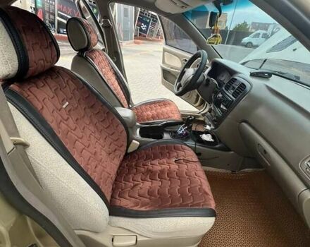 Бежевый Хендай Соната, объемом двигателя 2 л и пробегом 315 тыс. км за 4400 $, фото 7 на Automoto.ua