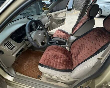 Бежевый Хендай Соната, объемом двигателя 2 л и пробегом 315 тыс. км за 4400 $, фото 9 на Automoto.ua