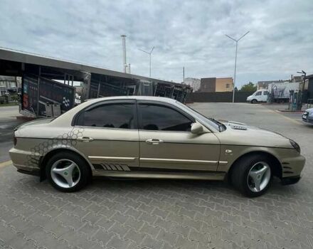 Бежевый Хендай Соната, объемом двигателя 2 л и пробегом 315 тыс. км за 4400 $, фото 10 на Automoto.ua