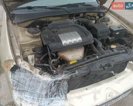 Бежевый Хендай Соната, объемом двигателя 2 л и пробегом 270 тыс. км за 1900 $, фото 4 на Automoto.ua