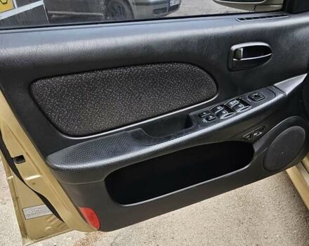 Бежевый Хендай Соната, объемом двигателя 2 л и пробегом 200 тыс. км за 1800 $, фото 13 на Automoto.ua