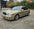 Бежевый Хендай Соната, объемом двигателя 2 л и пробегом 200 тыс. км за 1800 $, фото 1 на Automoto.ua