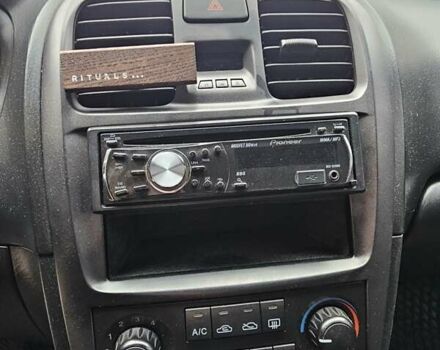 Бежевый Хендай Соната, объемом двигателя 2 л и пробегом 200 тыс. км за 1800 $, фото 18 на Automoto.ua