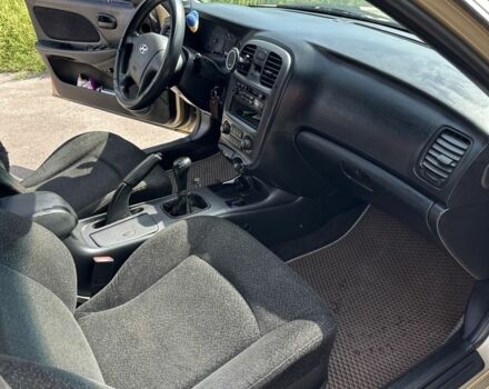 Бежевий Хендай Соната, об'ємом двигуна 2 л та пробігом 222 тис. км за 5000 $, фото 3 на Automoto.ua