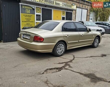 Бежевый Хендай Соната, объемом двигателя 2 л и пробегом 200 тыс. км за 1800 $, фото 7 на Automoto.ua