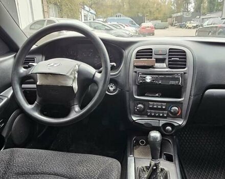 Бежевый Хендай Соната, объемом двигателя 2 л и пробегом 200 тыс. км за 1800 $, фото 12 на Automoto.ua