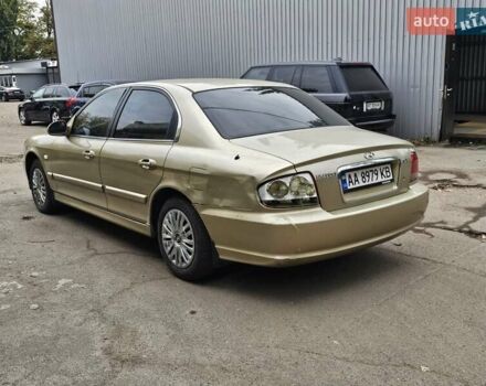 Бежевый Хендай Соната, объемом двигателя 2 л и пробегом 200 тыс. км за 1800 $, фото 4 на Automoto.ua