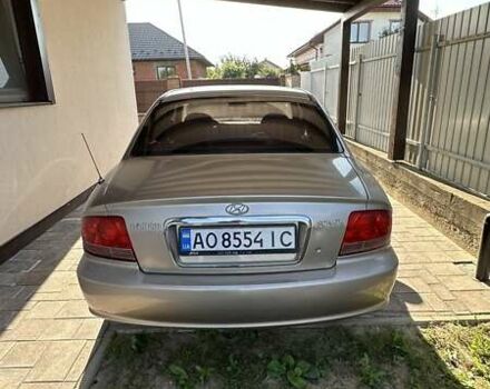 Бежевый Хендай Соната, объемом двигателя 2 л и пробегом 236 тыс. км за 4200 $, фото 5 на Automoto.ua